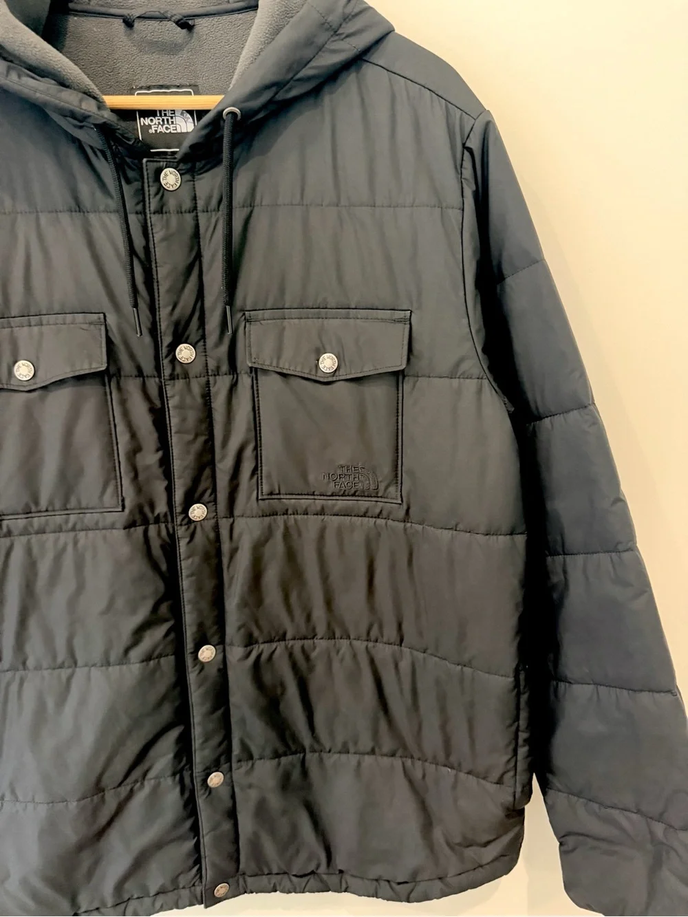 The North Face Men's Meeks Black Hooded Quilted Puffer Jacket L snap closure